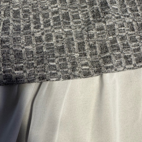 BCBGeneration Textured Gray and White Top - Picture 6 of 7